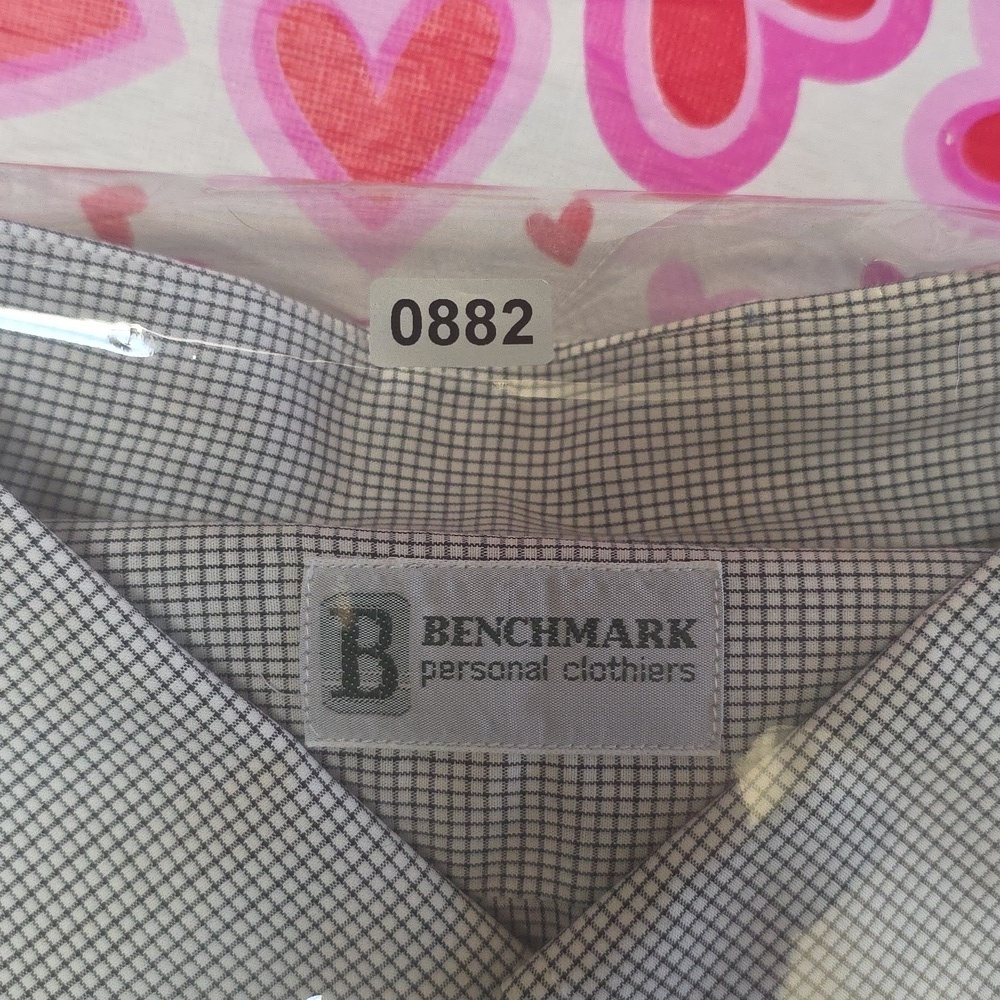 Benchmark Personal Clothiers Grey Gingham Button Down Shirt Men’s (See Measureme - Picture 7 of 7
